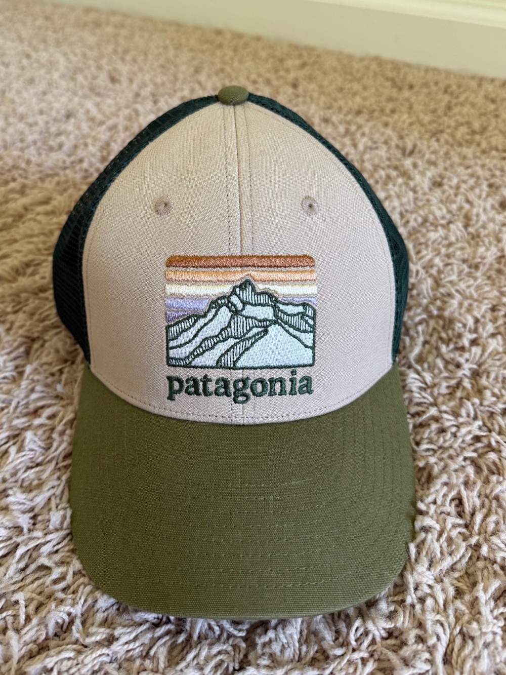 Patagonia Line Logo Ridge LoPro Trucker Hat Mesh Snapback Cap, Tan/Green